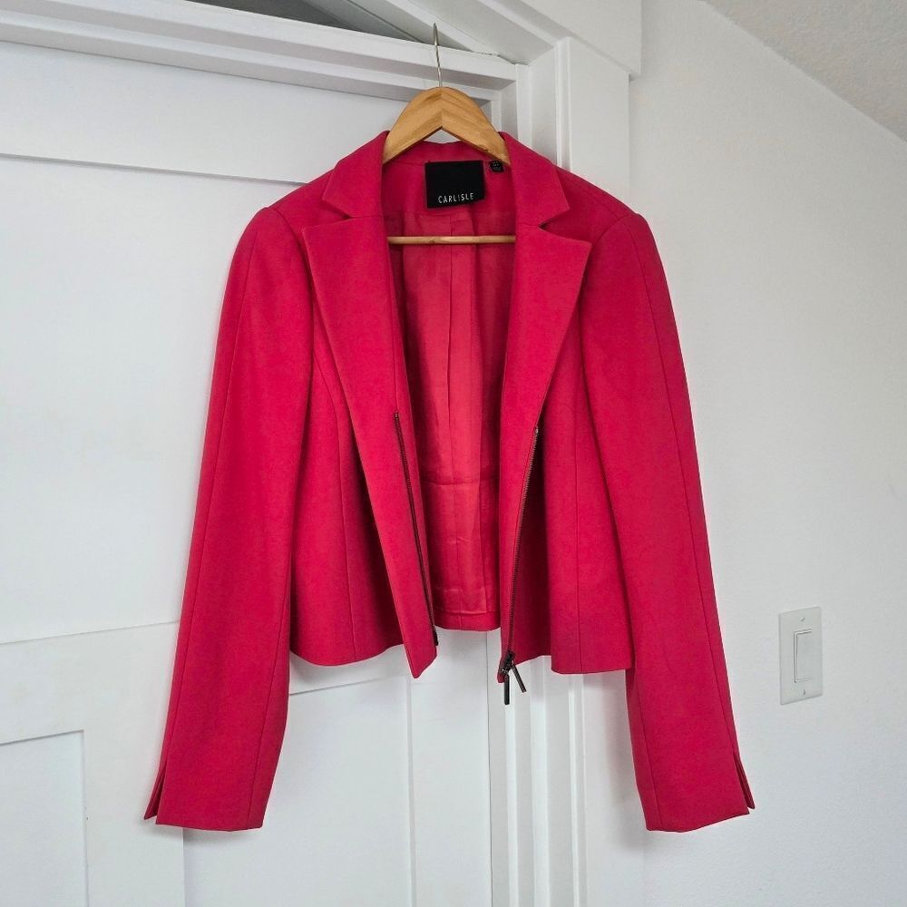 Carlisle Collection Lapel Collar Zip Front Cropped Blazer in Hot Pink